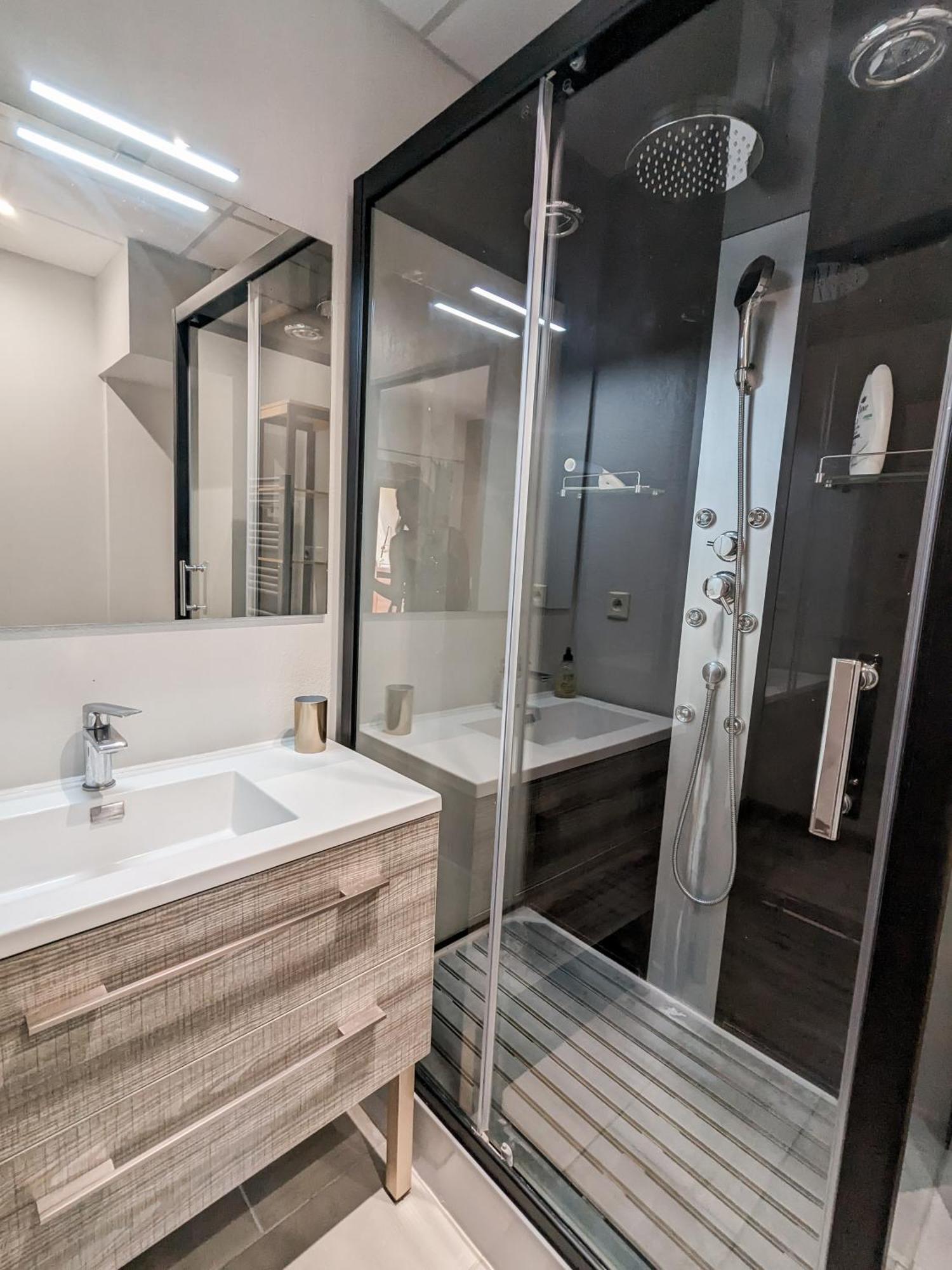 Appartement Moderne Central Avec Piscine, Garage Prive Et Terrasse Sud Uzès Zewnętrze zdjęcie